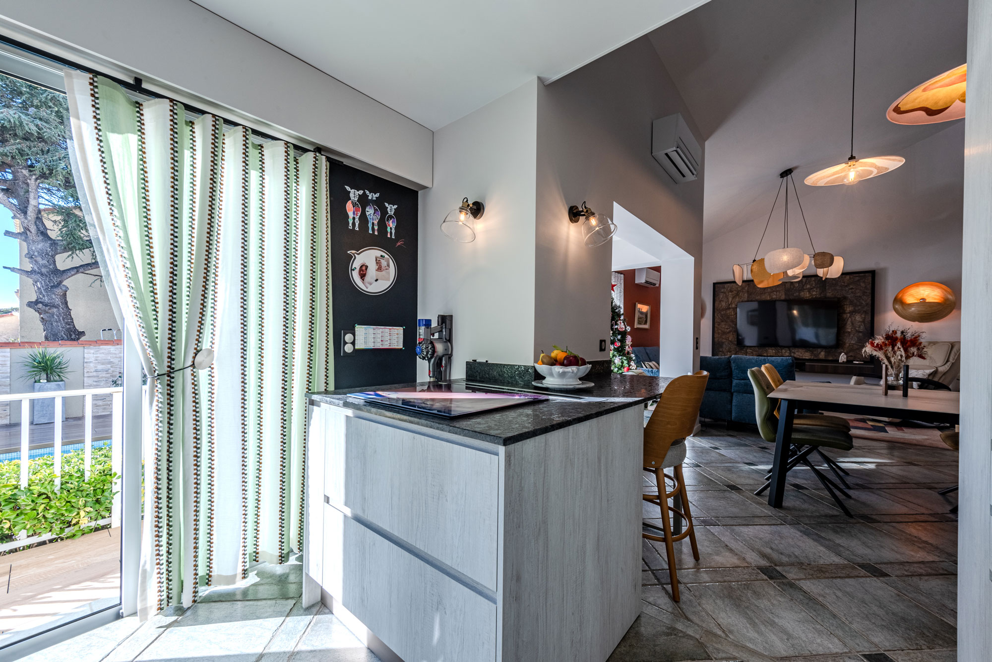 Transformation d’un intérieur ancien en espace moderne et lumineux - Image après 12