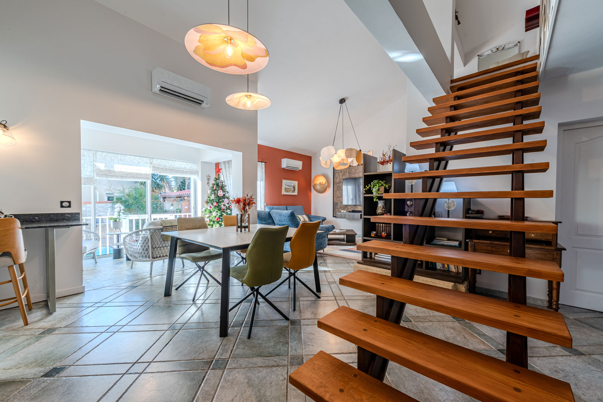 Transformation d’un intérieur ancien en espace moderne et lumineux - Image après 23