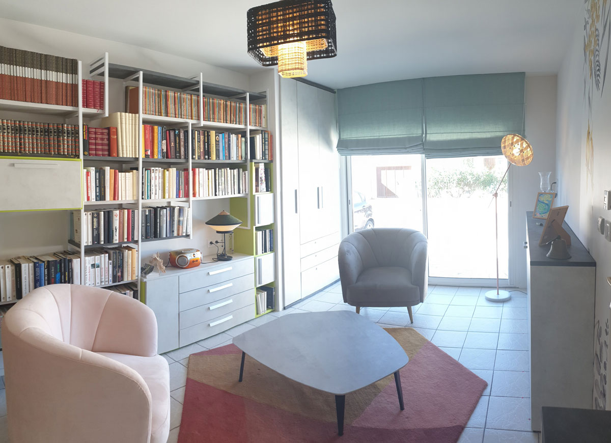 Transformation d’un garage en coin lecture chaleureux et fonctionnel - Image après 1