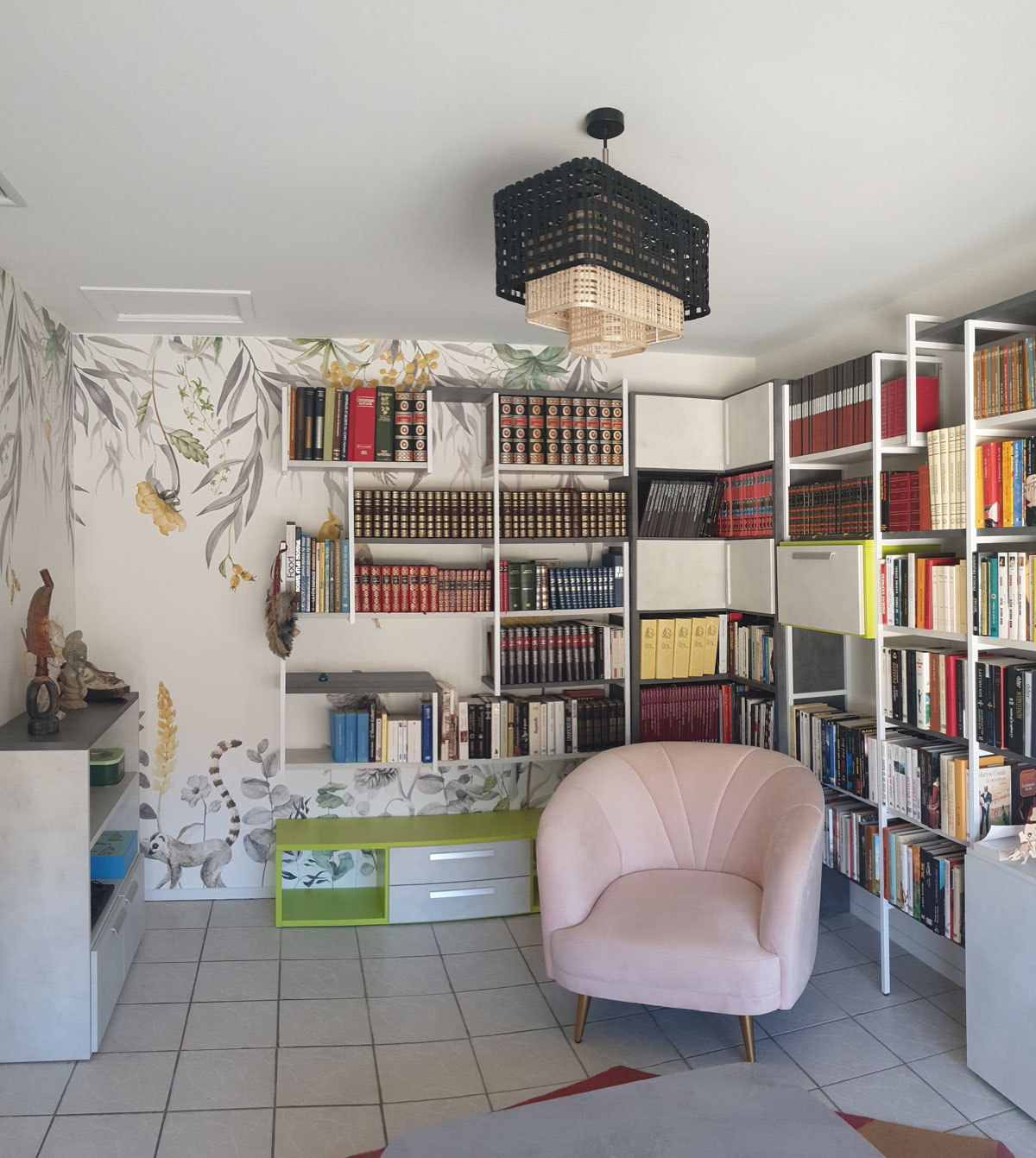 Transformation d’un garage en coin lecture chaleureux et fonctionnel - Image après 5
