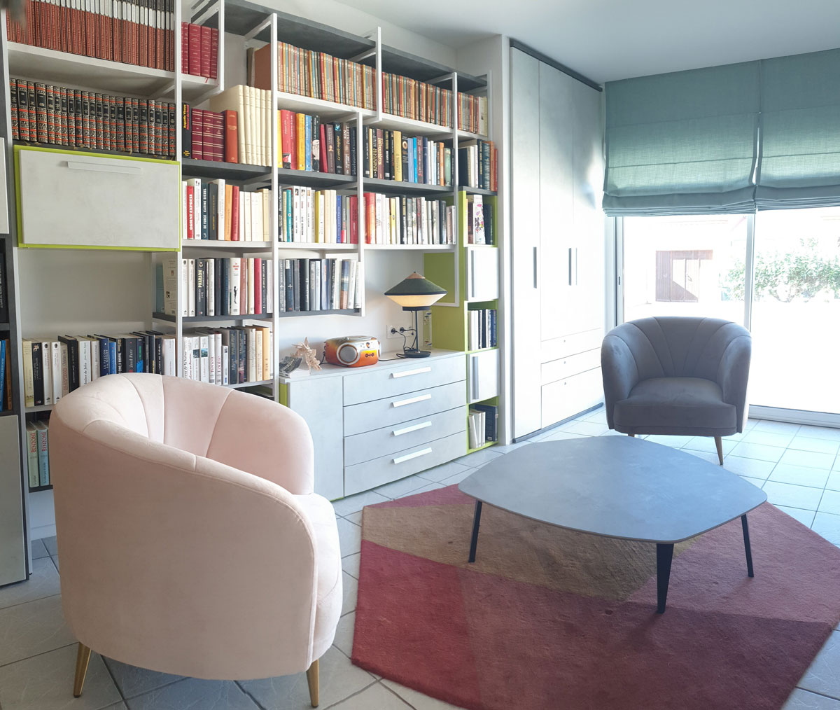 Transformation d’un garage en coin lecture chaleureux et fonctionnel - Image après 6