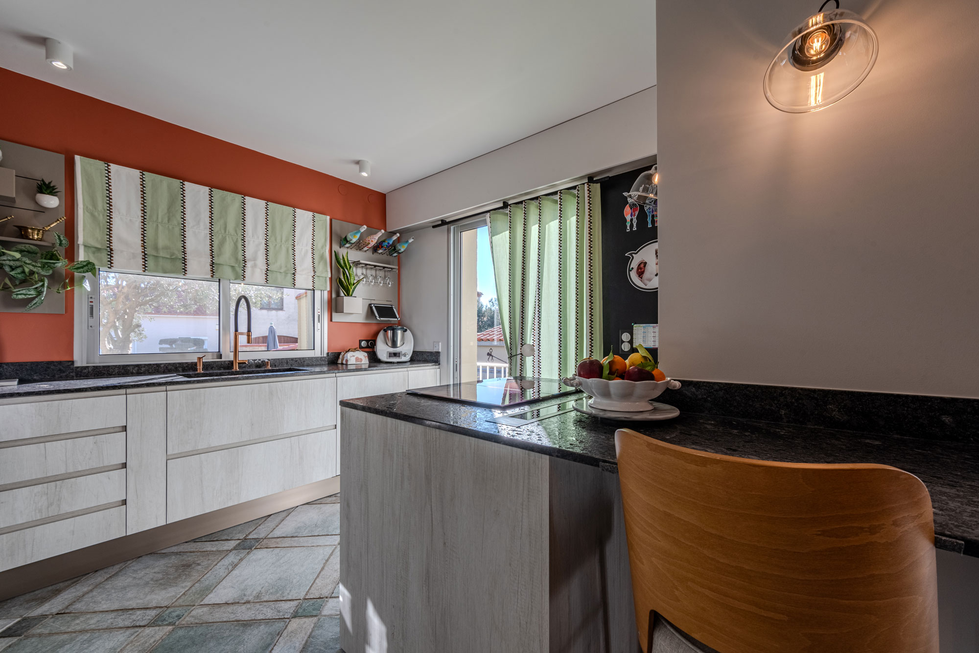 Transformation d’un intérieur ancien en espace moderne et lumineux - Image après 16
