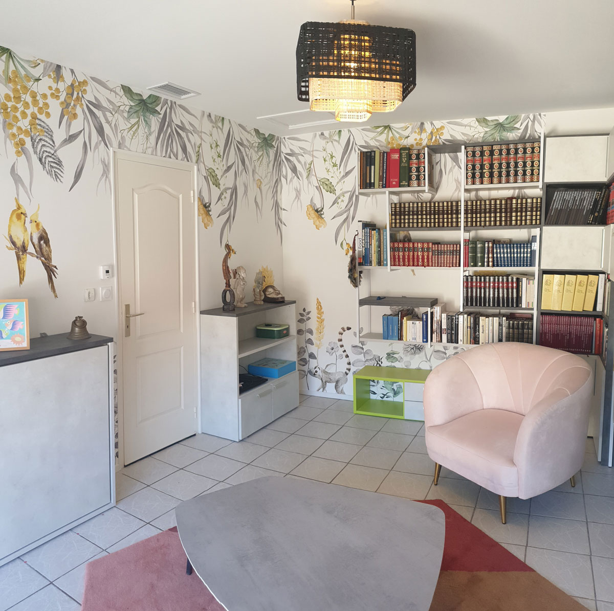 Transformation d’un garage en coin lecture chaleureux et fonctionnel - Image après 7