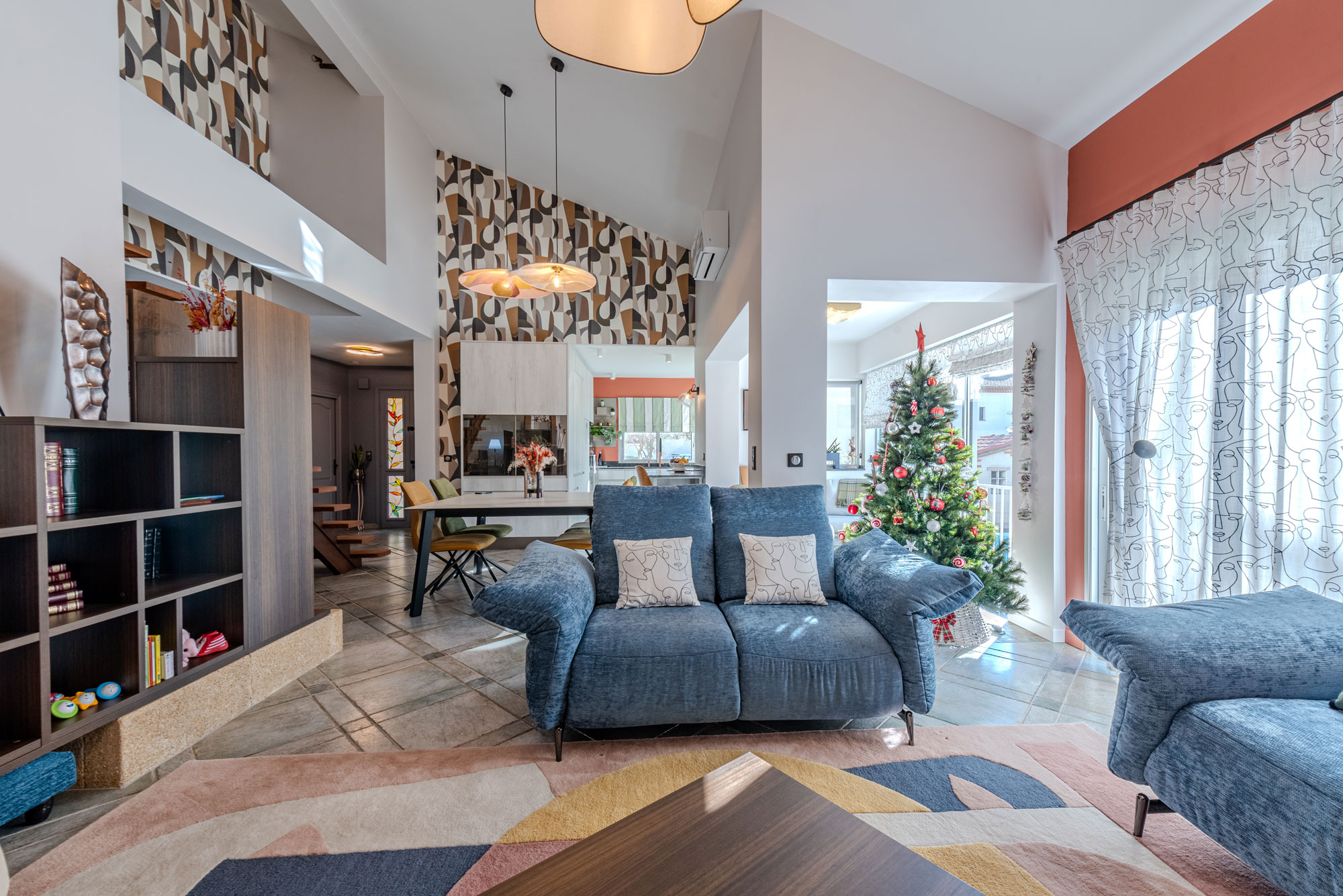 Transformation d’un intérieur ancien en espace moderne et lumineux